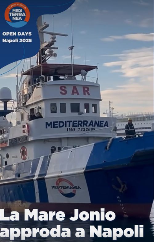 Arriva a Napoli la nave Mare Jonio di Mediterranea Saving Humans